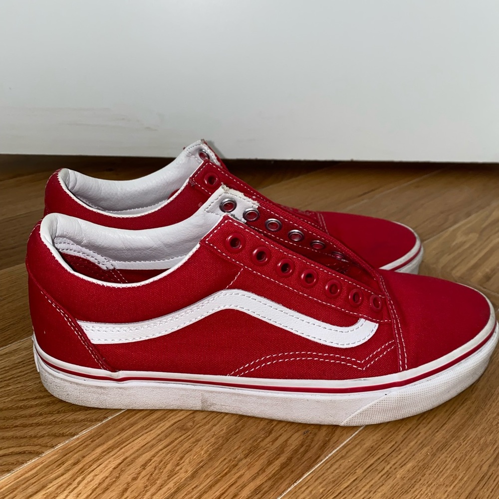 RED VANS NO LACES